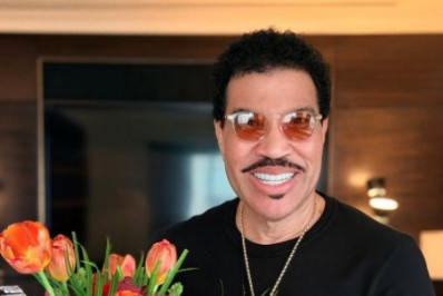 Cantor Lionel Richie recebe alta