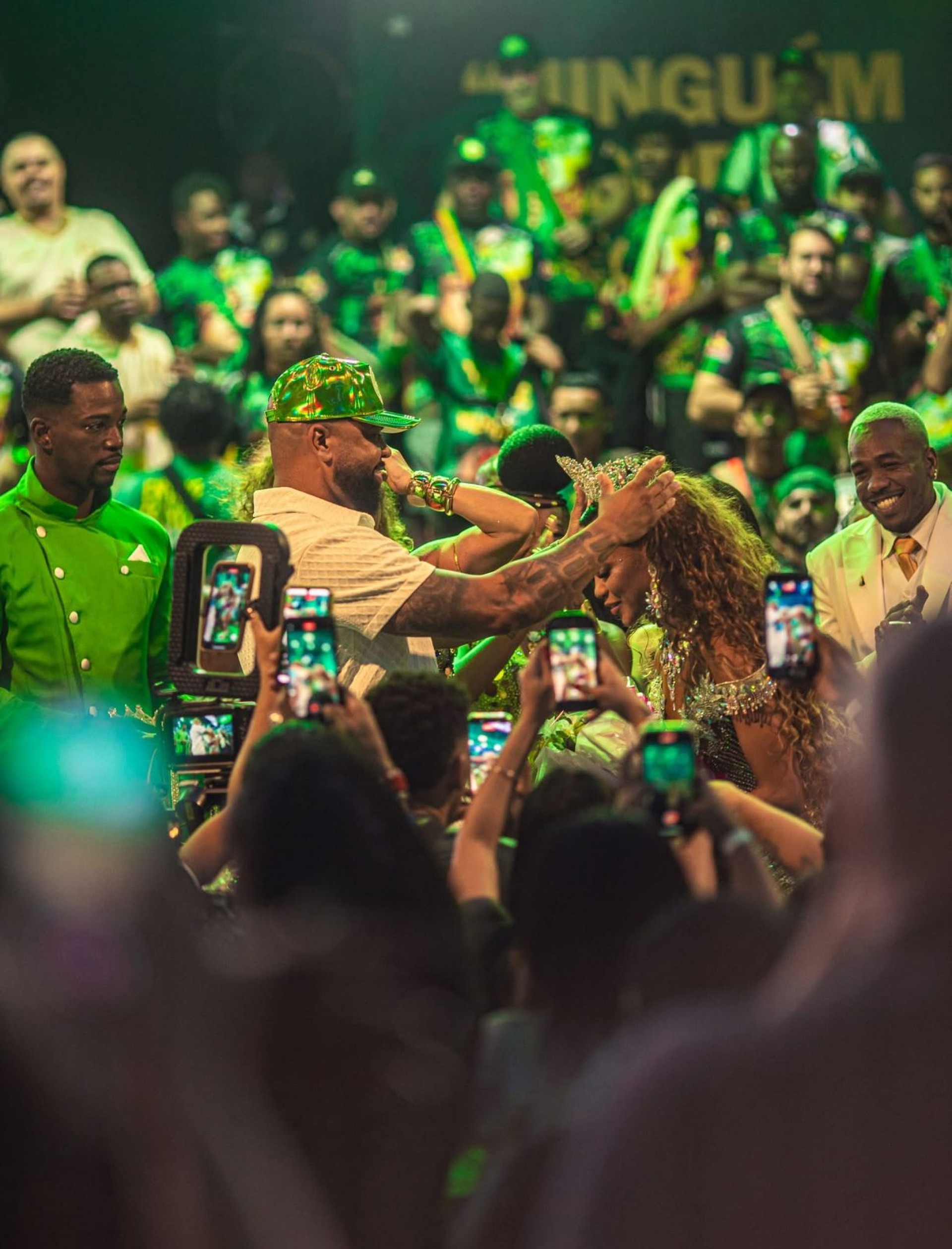 Gaby Mendes &eacute; coroada rainha de bateria da Mocidade - Divulga&ccedil;&atilde;o / Mocidade