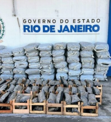 Ação apreende mais de 500 kg de maconha e resulta em tiroteio na Via Dutra, em Itatiaia