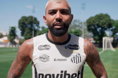 Gabigol pede desculpas após admitir que voltaria para o Flamengo