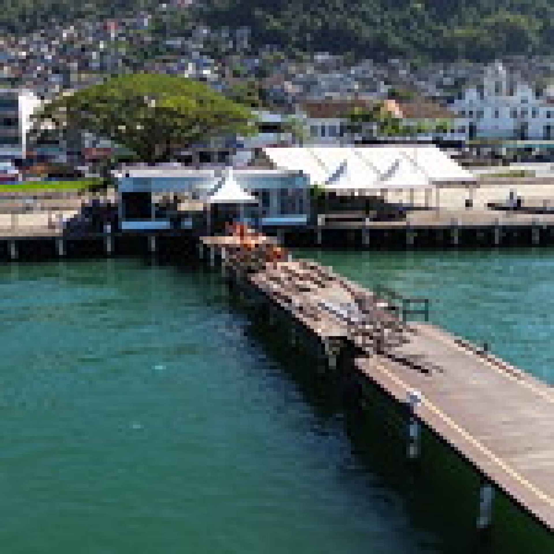 Serviço de reforma no cais de Santa Luzia para segurança do turismo