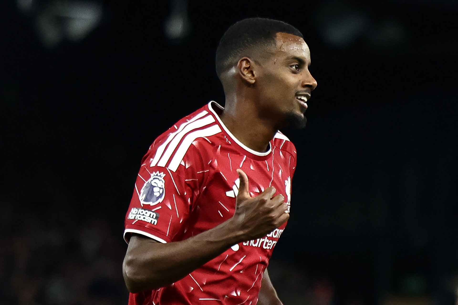 Igor Thiago dá assistência, mas Liverpool vence Brentford de virada