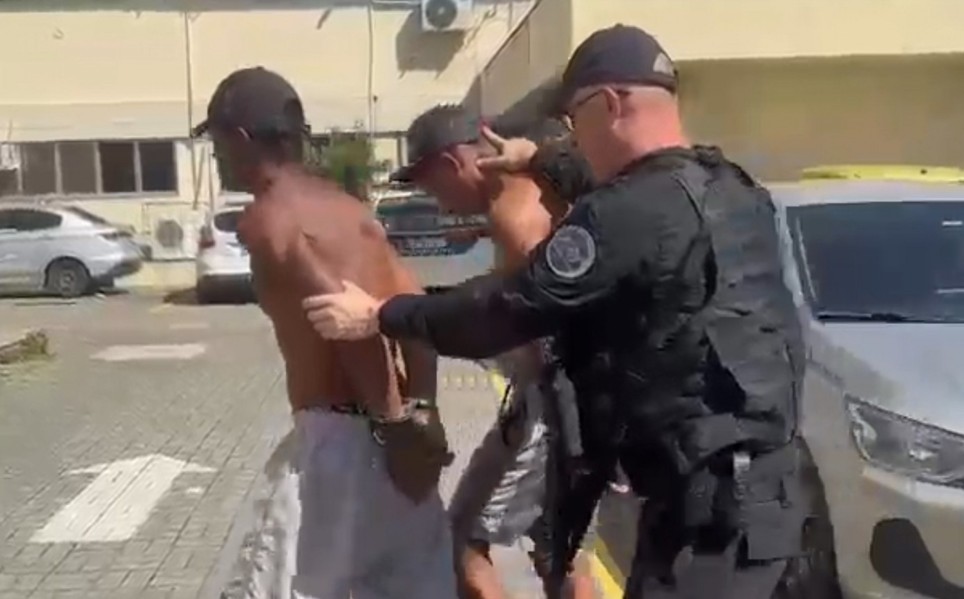 Policiais civis prenderam envolvidos com o Comando Vermelho em Belford Roxo - Reprodução