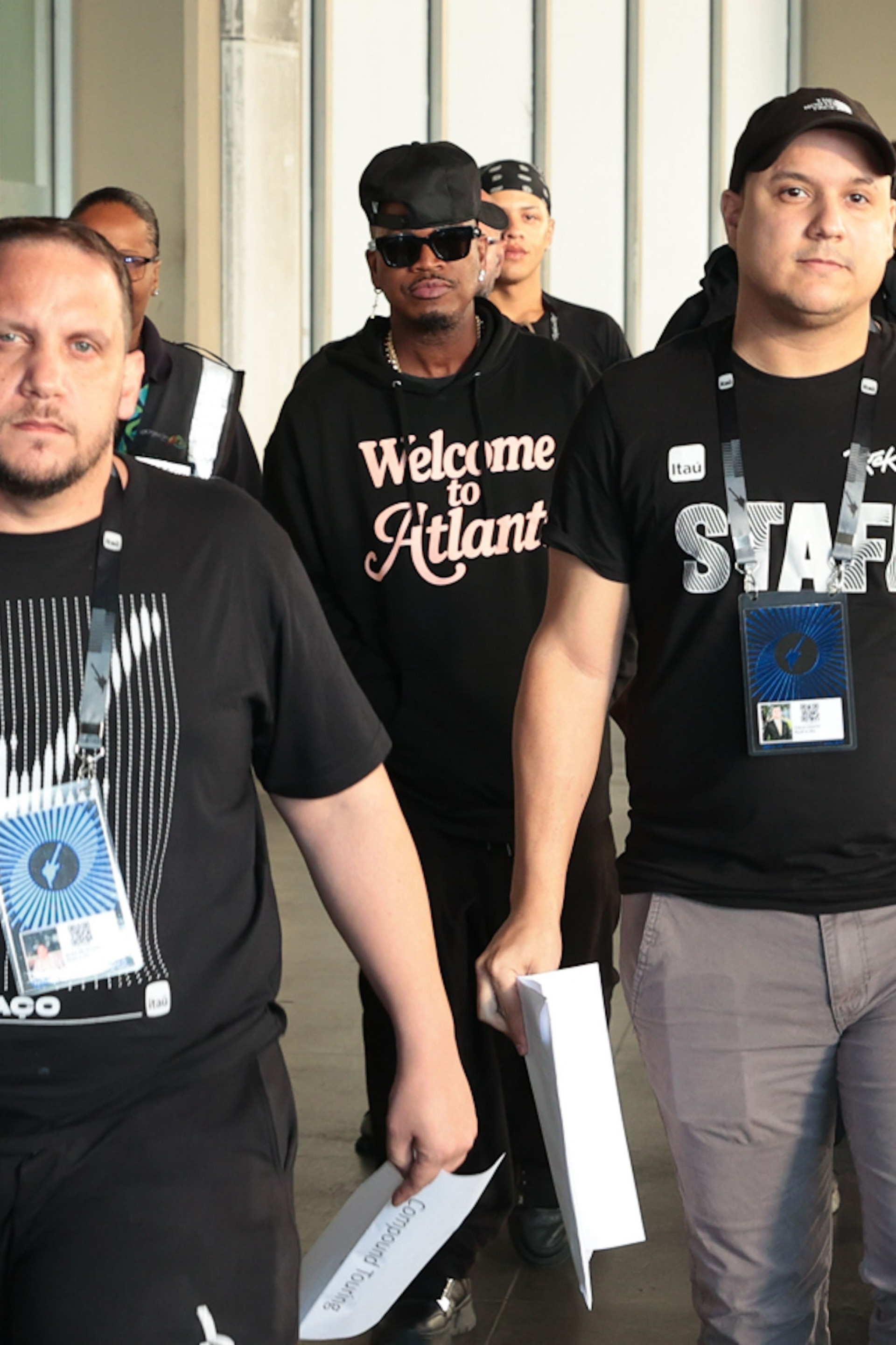 Ne-Yo desembarca em aeroporto do Rio - Victor Chapetta / BrazilNews