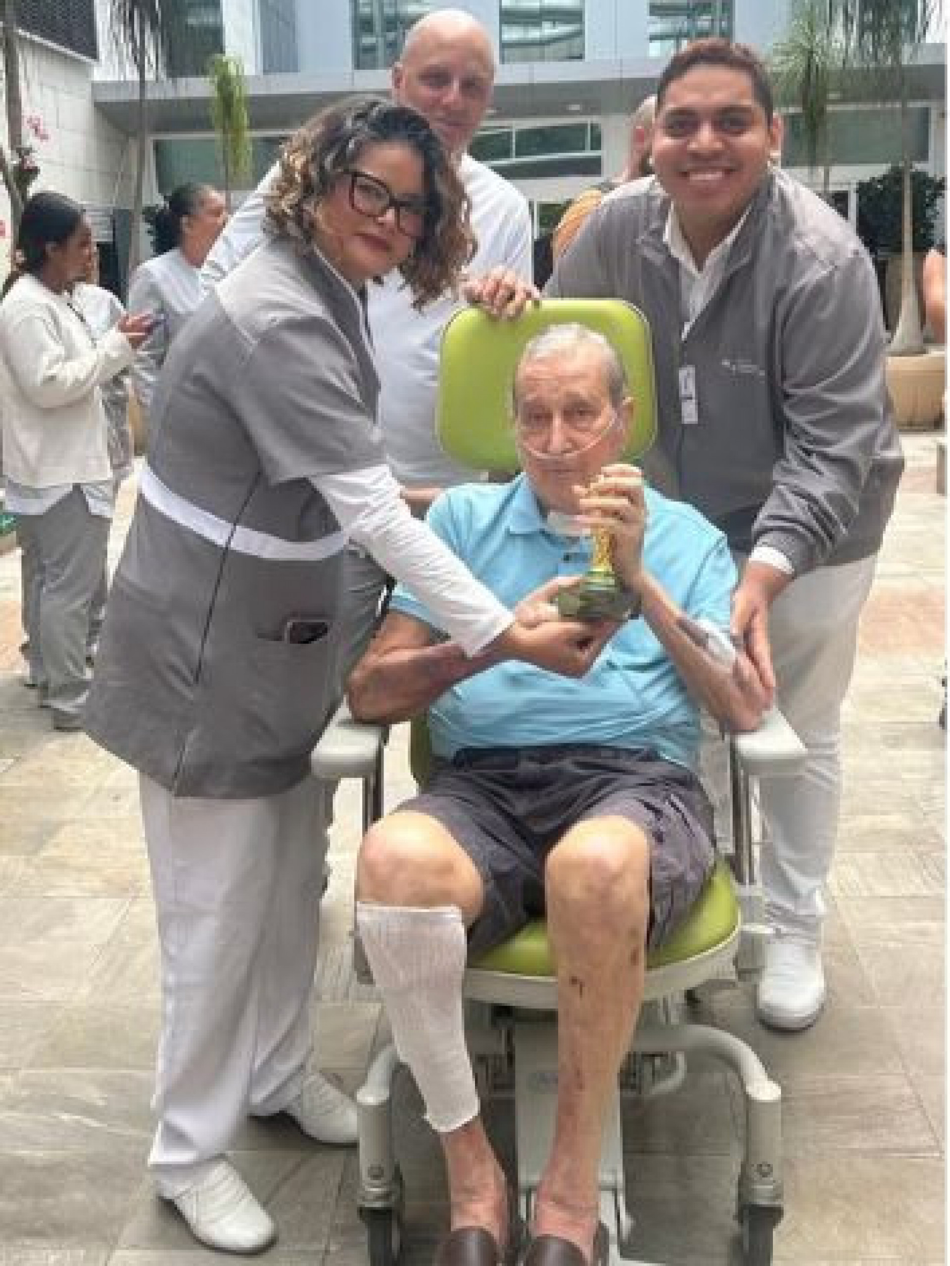 Parreira recebe alta em hospital