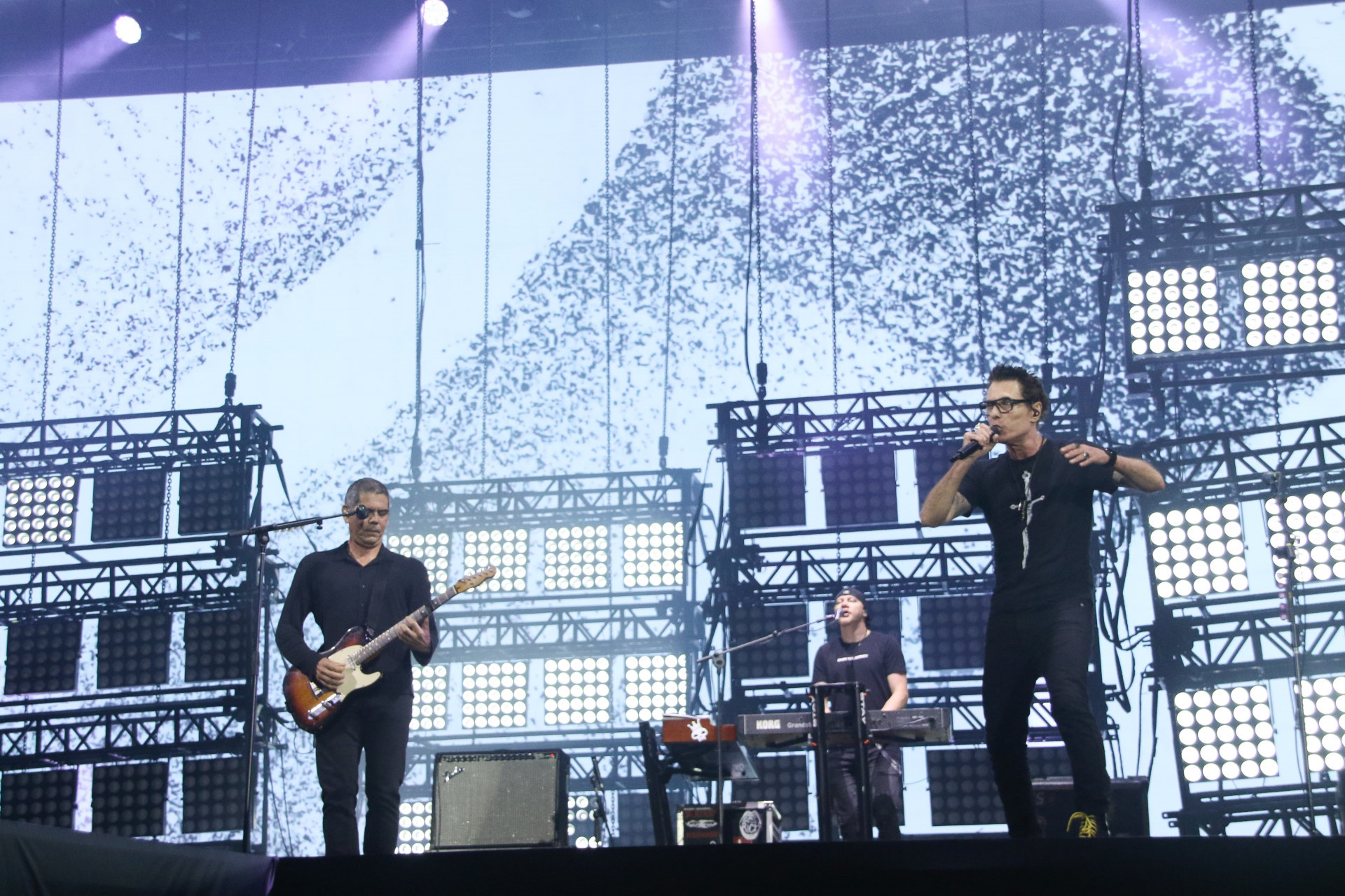Capiatl Inicial encerra primeiro dia de shows no Palco Sunset - André Moreira/ Brazil News