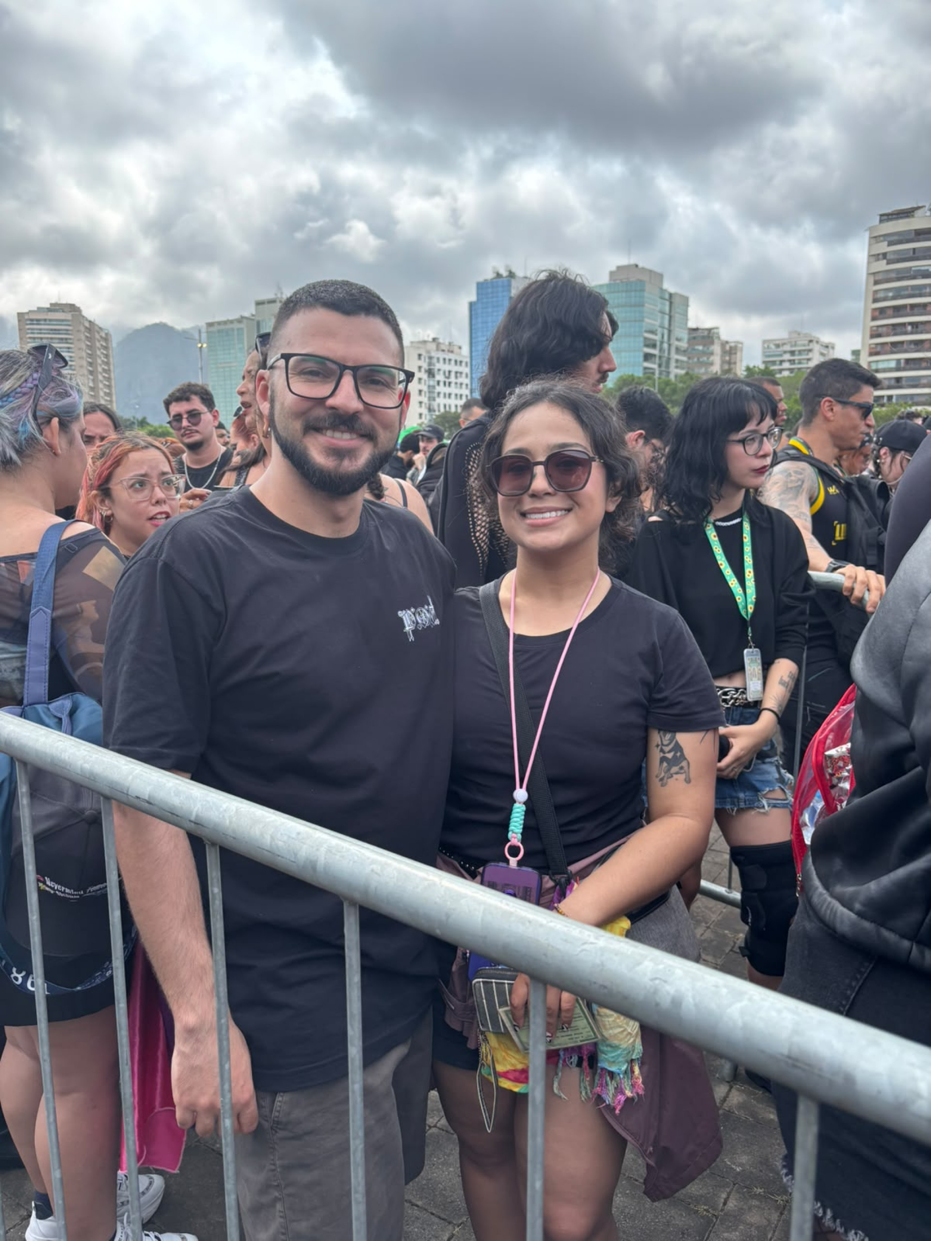 Gabriel Couto, de 30 anos, e Nicole Santos, de 26, pela primeira vez no Rock in Rio 
