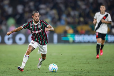 Guga critica gramado após jogo: 'Não me recordo de um campo tão ruim'