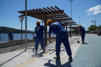 Obras na Praia das Pedrinhas estão recebendo ajustes finais