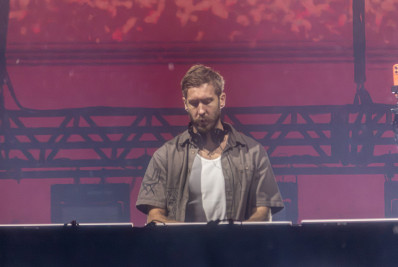 O DJ Calvin Harris fechou a noite do terceiro dia do Rock in Rio, no Palco Mundo neste domingo( (06). - Carlos Elias Junior/Agência O Dia
