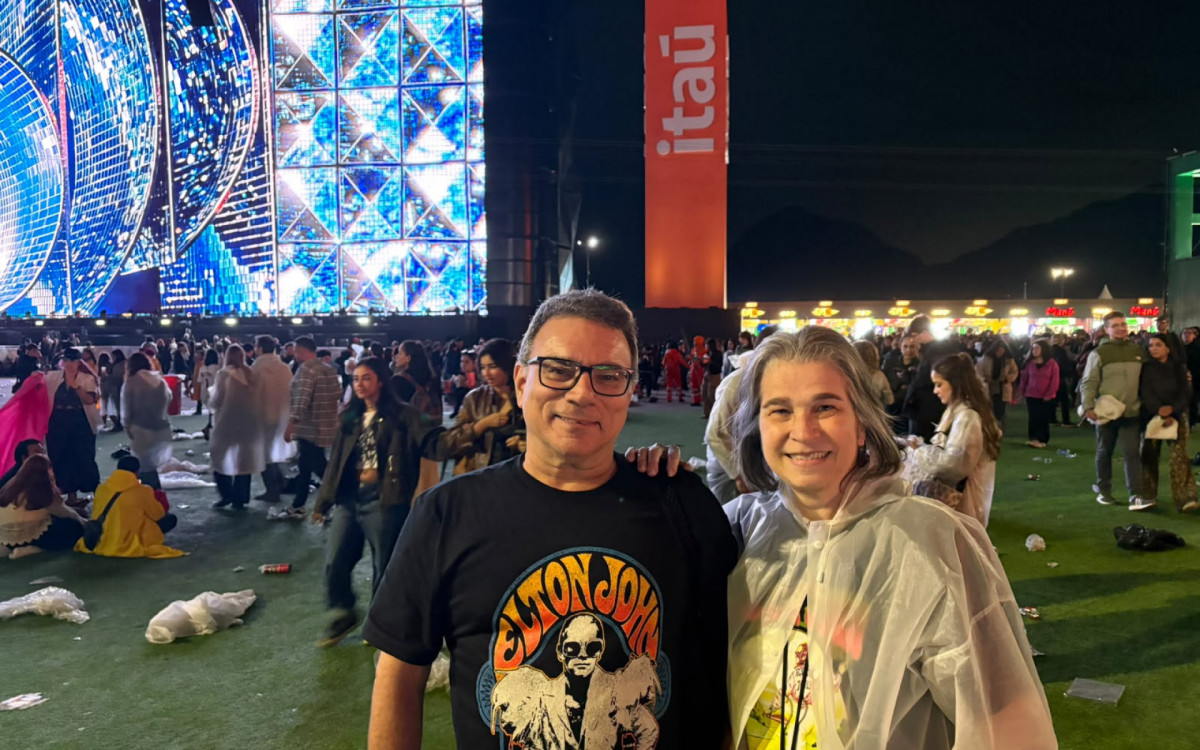 Omar Diniz e Elizabeth Diniz elogiaram a duração do show de Elton John