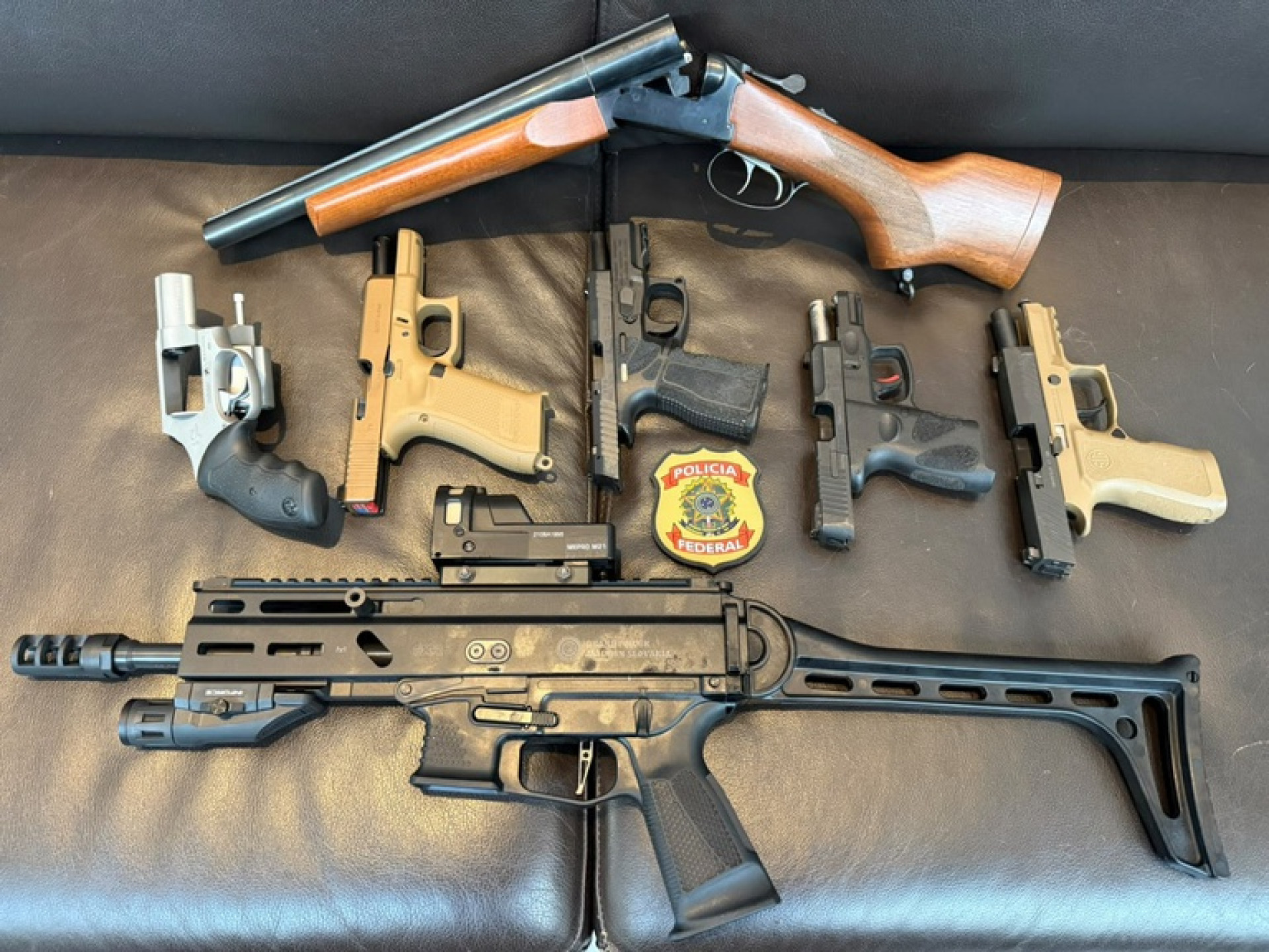 Armas estariam no nome de Mario Frias, mas em endereço diferente do informado - Divulgação / PF