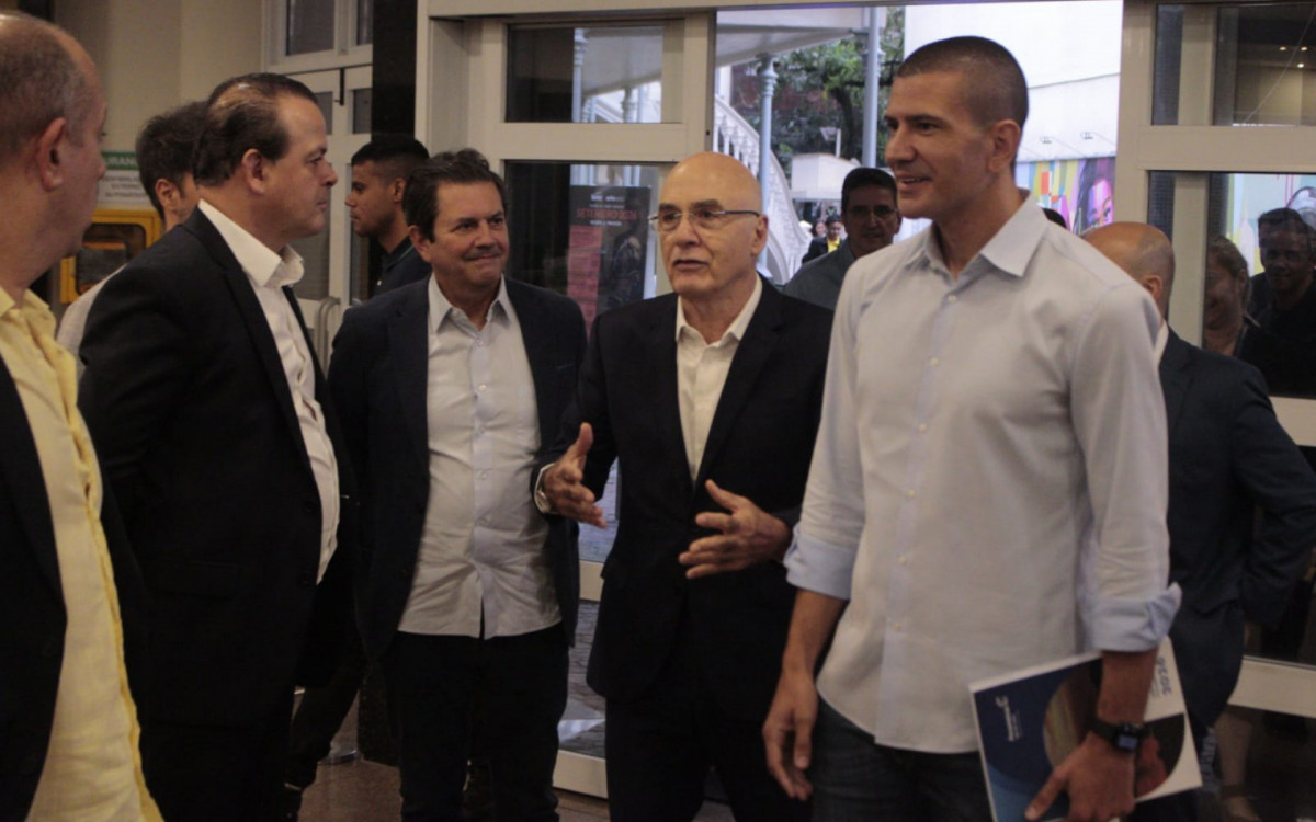 Douglas Ruas (PL) participou de sabatina no auditório da Fecomércio nesta quinta-feira (10)