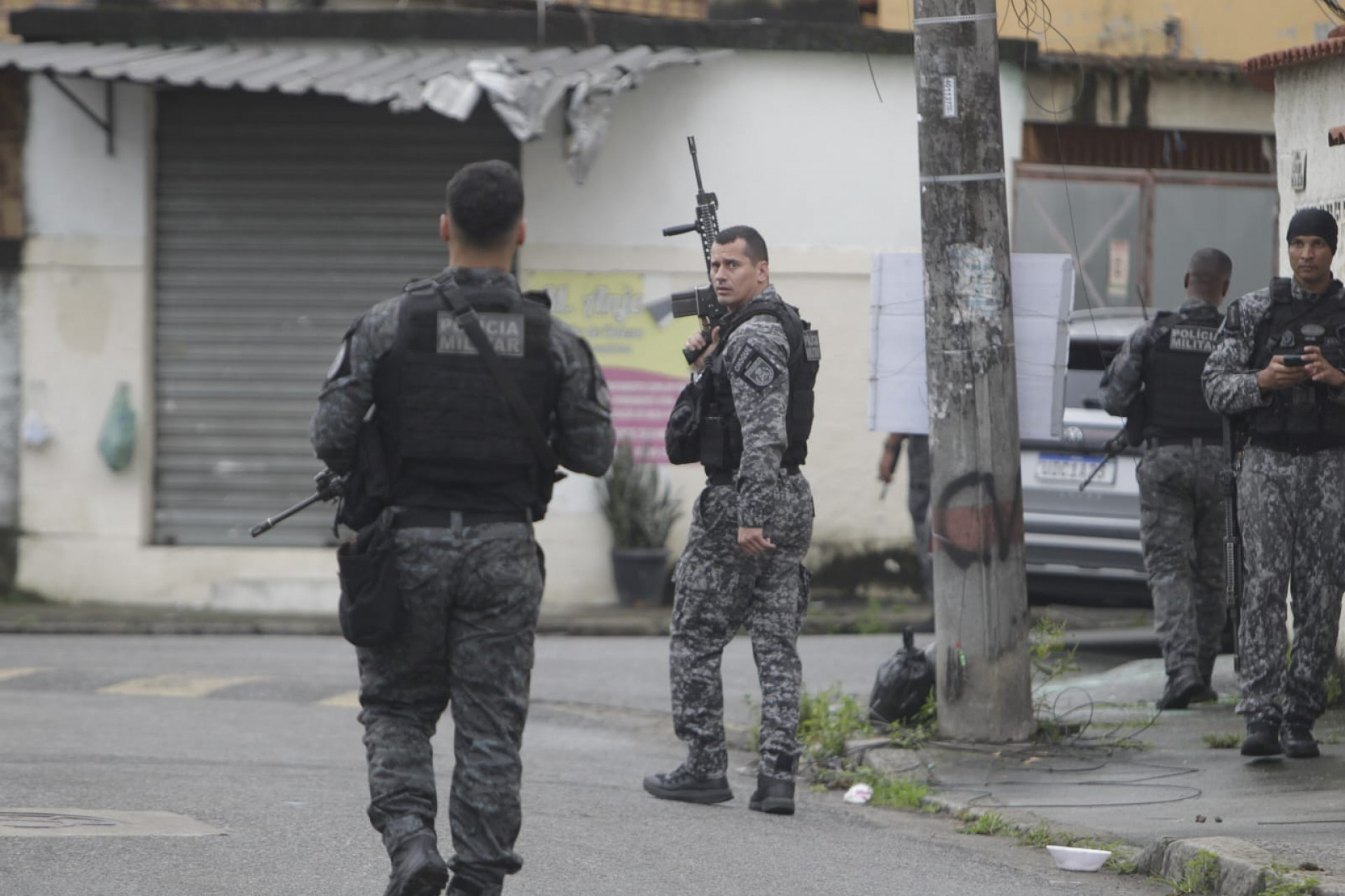Atuação das equipes também busca combater a presença de grupos armados e reforçar a segurança dos moradores - Reginaldo Pimenta / Agência O DIA
