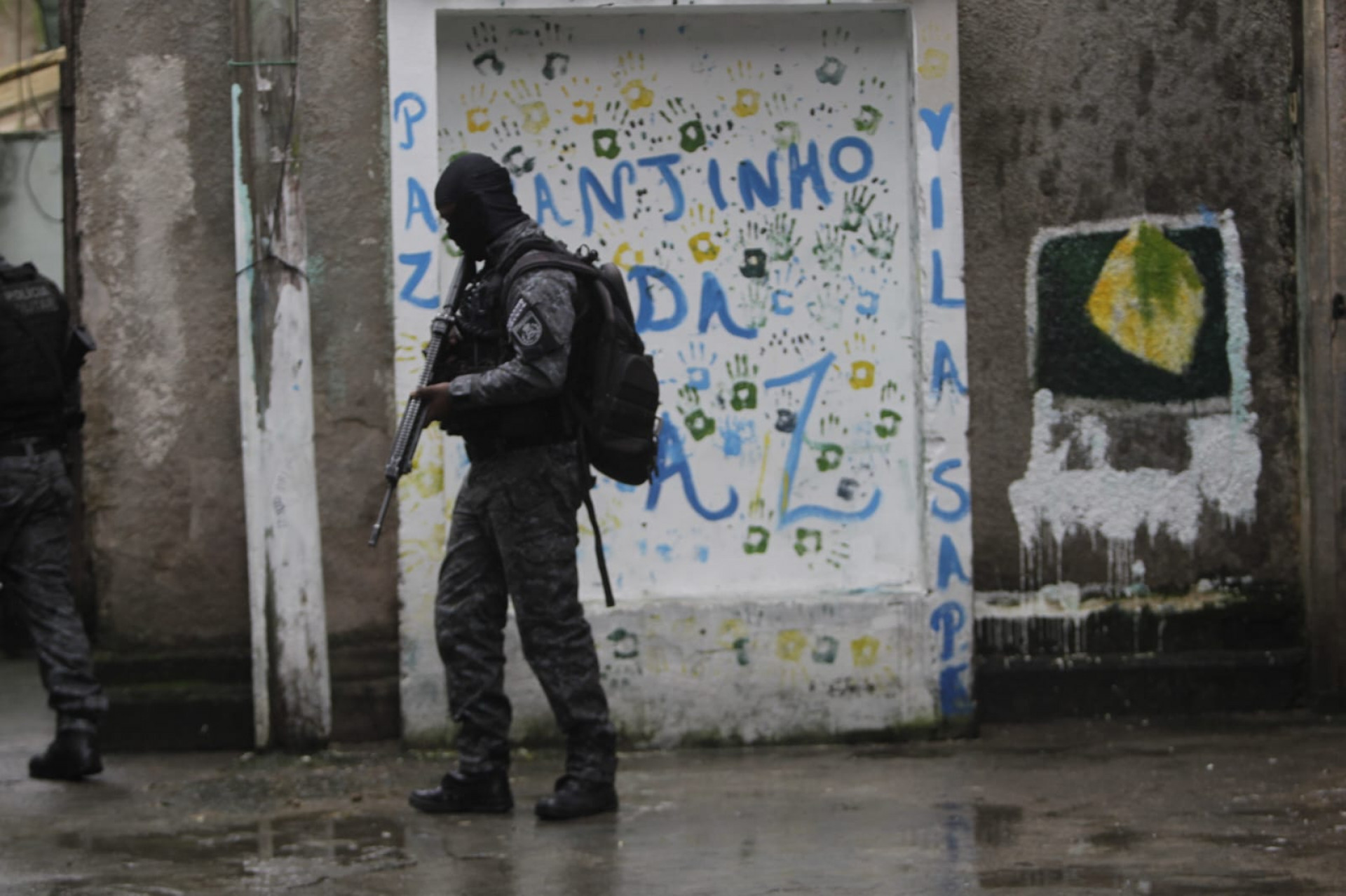 Atuação das equipes também busca combater a presença de grupos armados e reforçar a segurança dos moradores - Reginaldo Pimenta / Agência O DIA