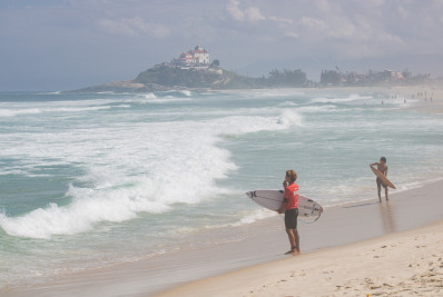 Saquarema recebe os melhores do surfe no WSL REMA 2026