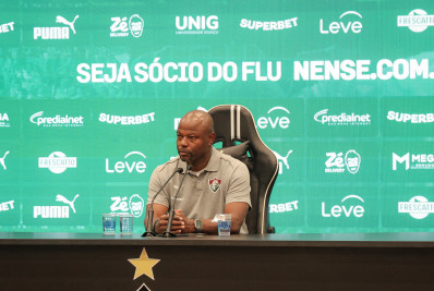 Marcão lamenta gols após substituições e revela conversa com árbitro