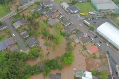 Temporais deixam mais de 100 pessoas desabrigadas em Santa Catarina
