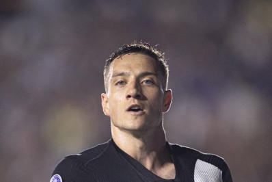 Bruno Duarte tranquiliza vascaínos após susto e diz que está bem