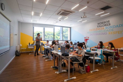 Escola abre 40 vagas para professores em evento de recrutamento