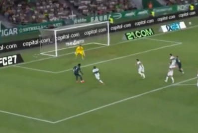 Gol perdido por Vini Jr leva internautas à loucura na web; veja