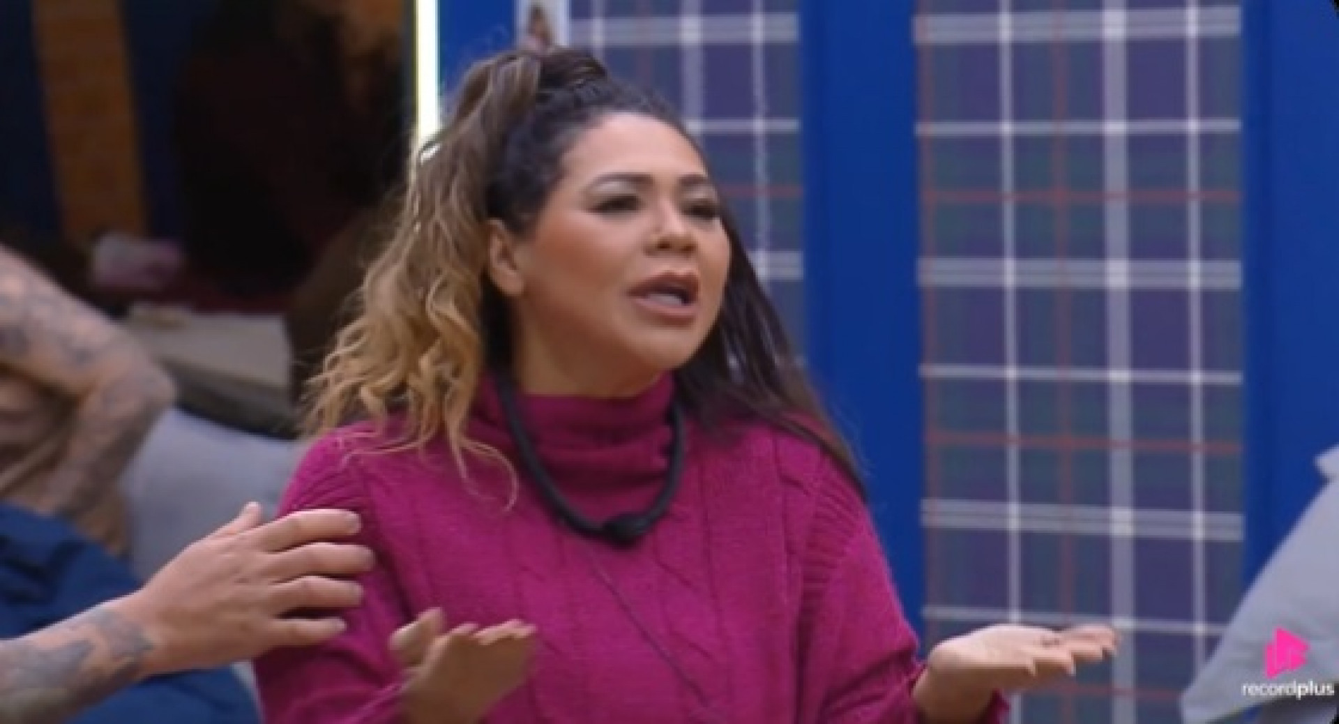 Darlin Ferrattry não gostou da atitude de Giovanna Gold - Reprodução de vídeo