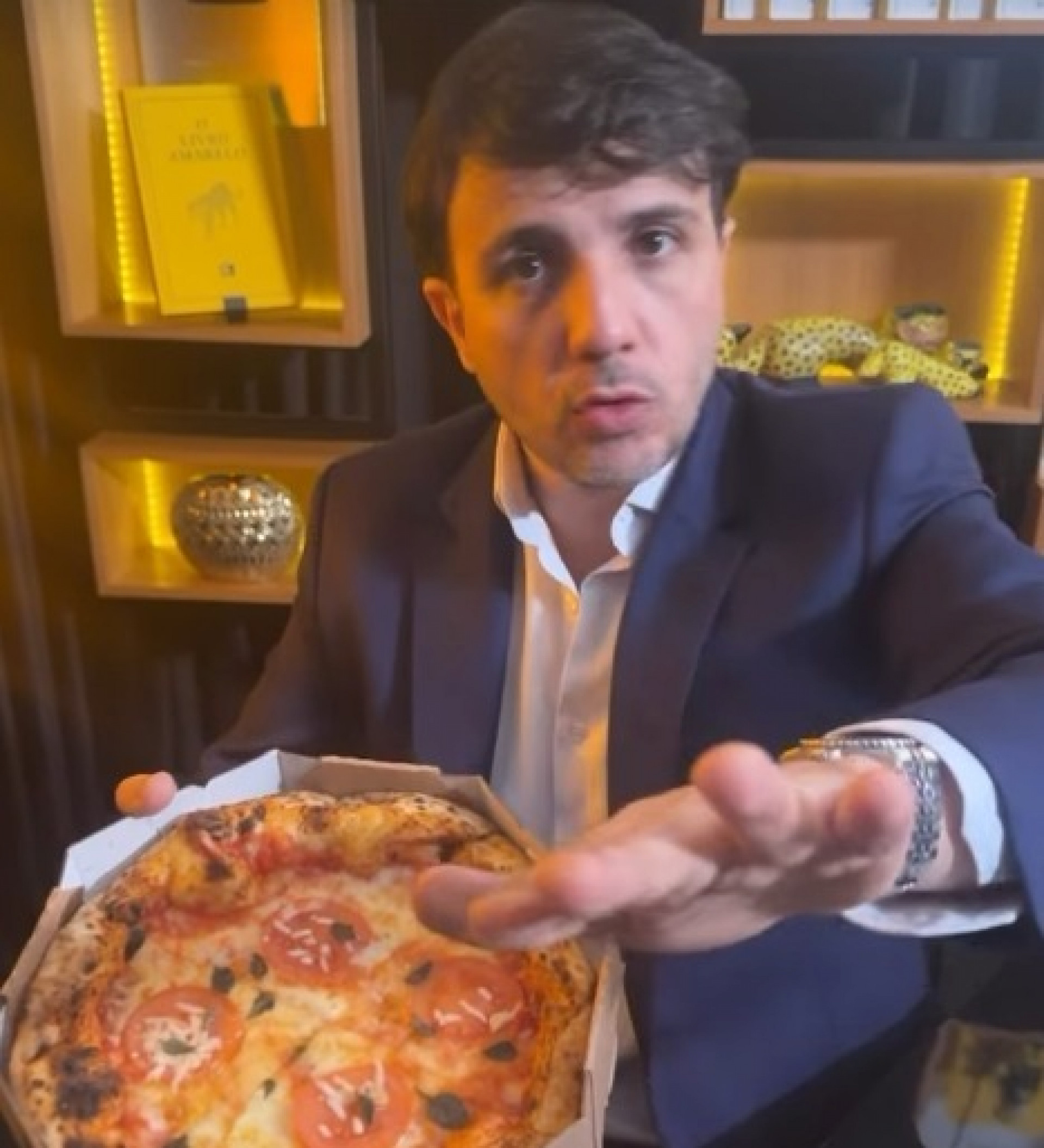Candidatos de direita falam em 'pizza' após pedido de vista de Dino - Foto