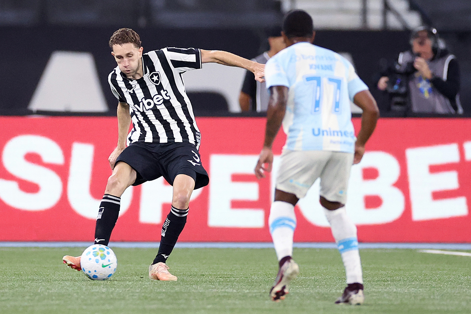 Vindo do Hoffenheim, Arthur Chaves fez sua estreia pelo Botafogo - Vitor Silva / Botafogo