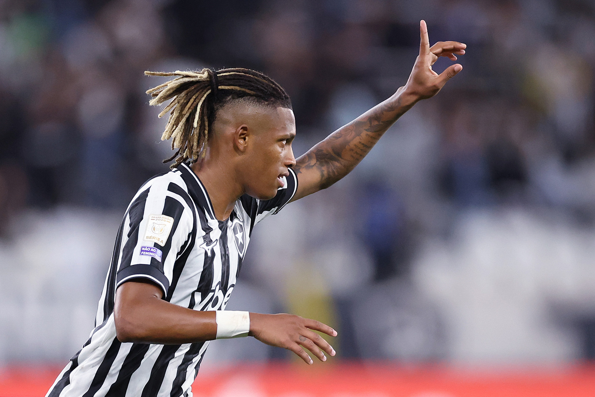 Grande destaque do Botafogo, Danilo comemora segundo gol no jogo - Vitor Silva / Botafogo
