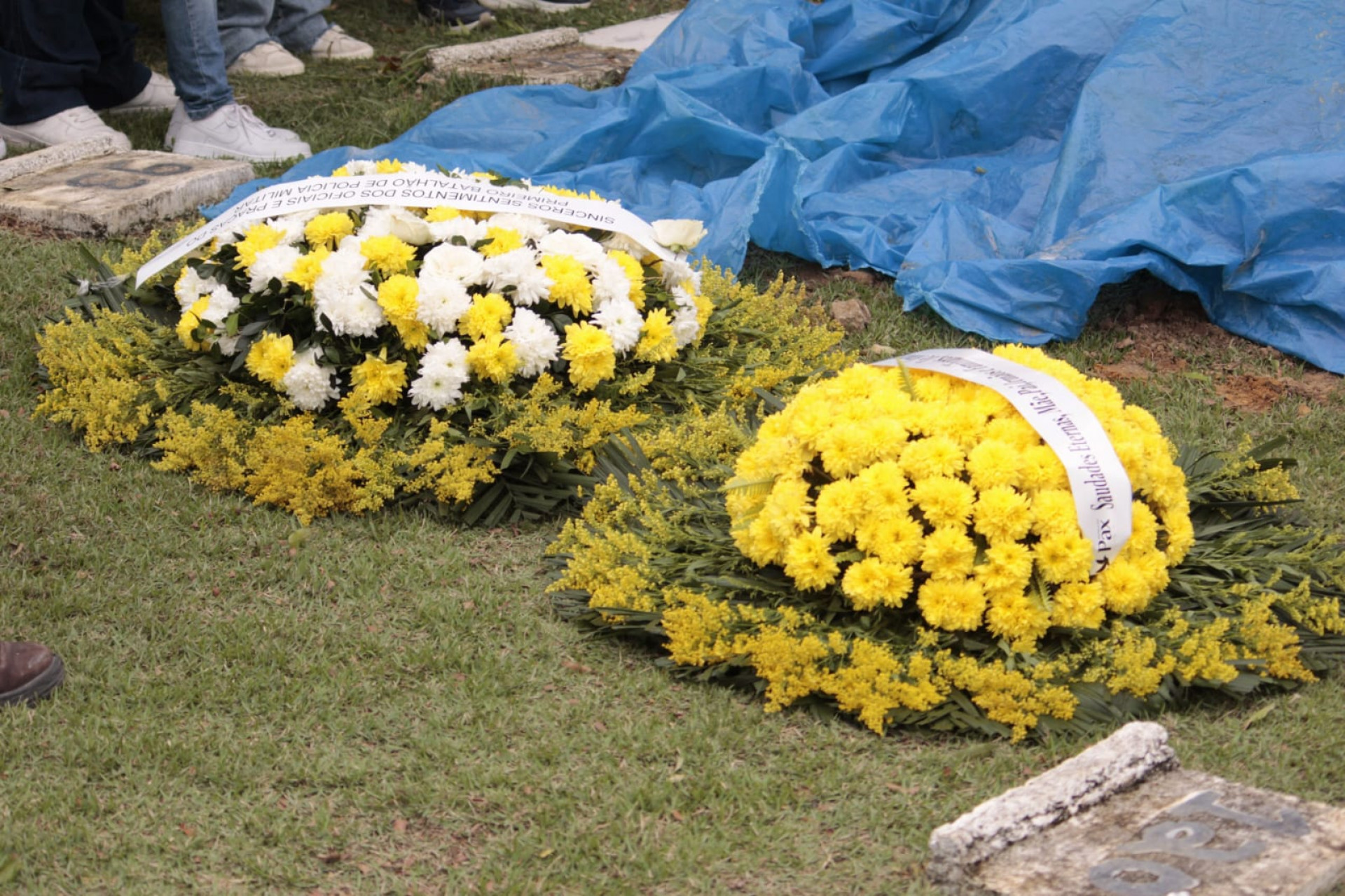 Cortejo de Rayllan Carino ocorreu com presença de diversos PMs no Memorial Parque Nycteroy - Carlos Elias Junior / Agência O Dia