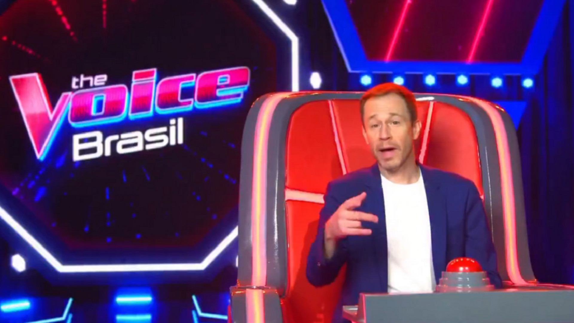 Tiago Leifert ser&aacute; o apresentador de mais uma temporada do 'The Voice Brasil' - Reprodu&ccedil;&atilde;o/SBT