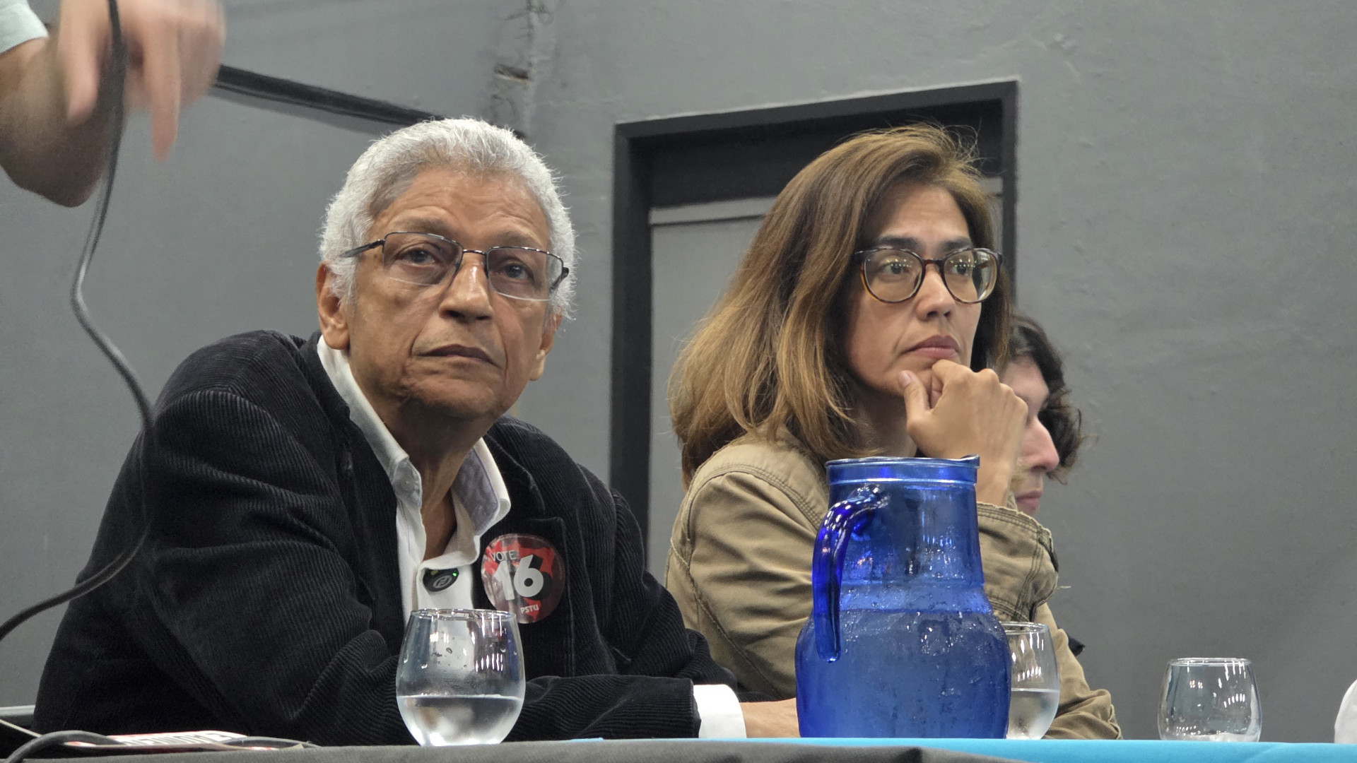 Cyro Garcia, do PSTU, e Juliete Pantoja, do UP, participaram de um debate no Colégio Pedro II - Divulgação