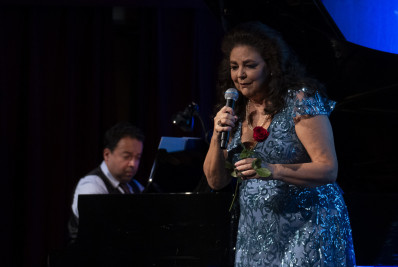Alice Serrano faz homenagem à Maysa em show no Fonseca