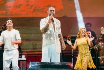 Diogo Nogueira anima o público na abertura da Semana de Arte do Rio