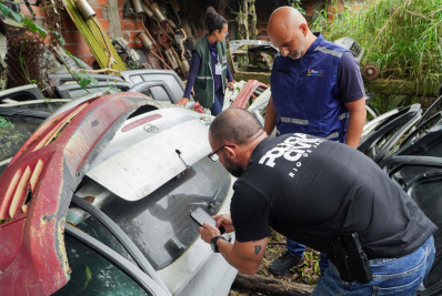 Prefeitura interdita ferro-velho em ação conjunta com a Polícia Civil