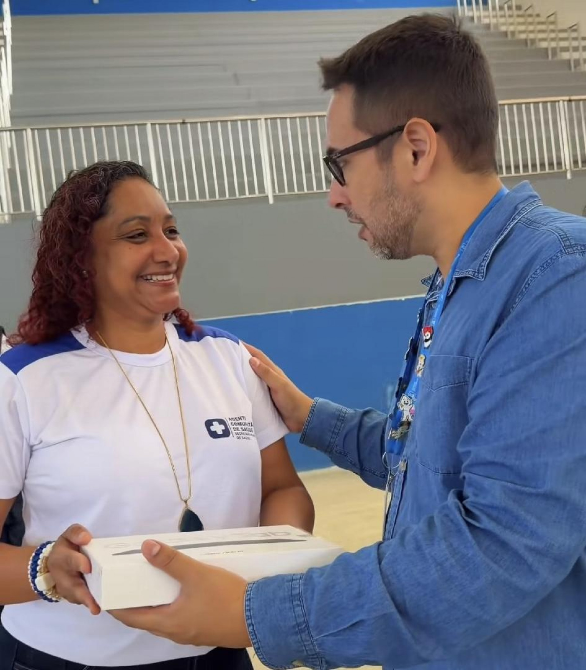 Caxias lança cartilha e entrega tablets para agentes comunitários