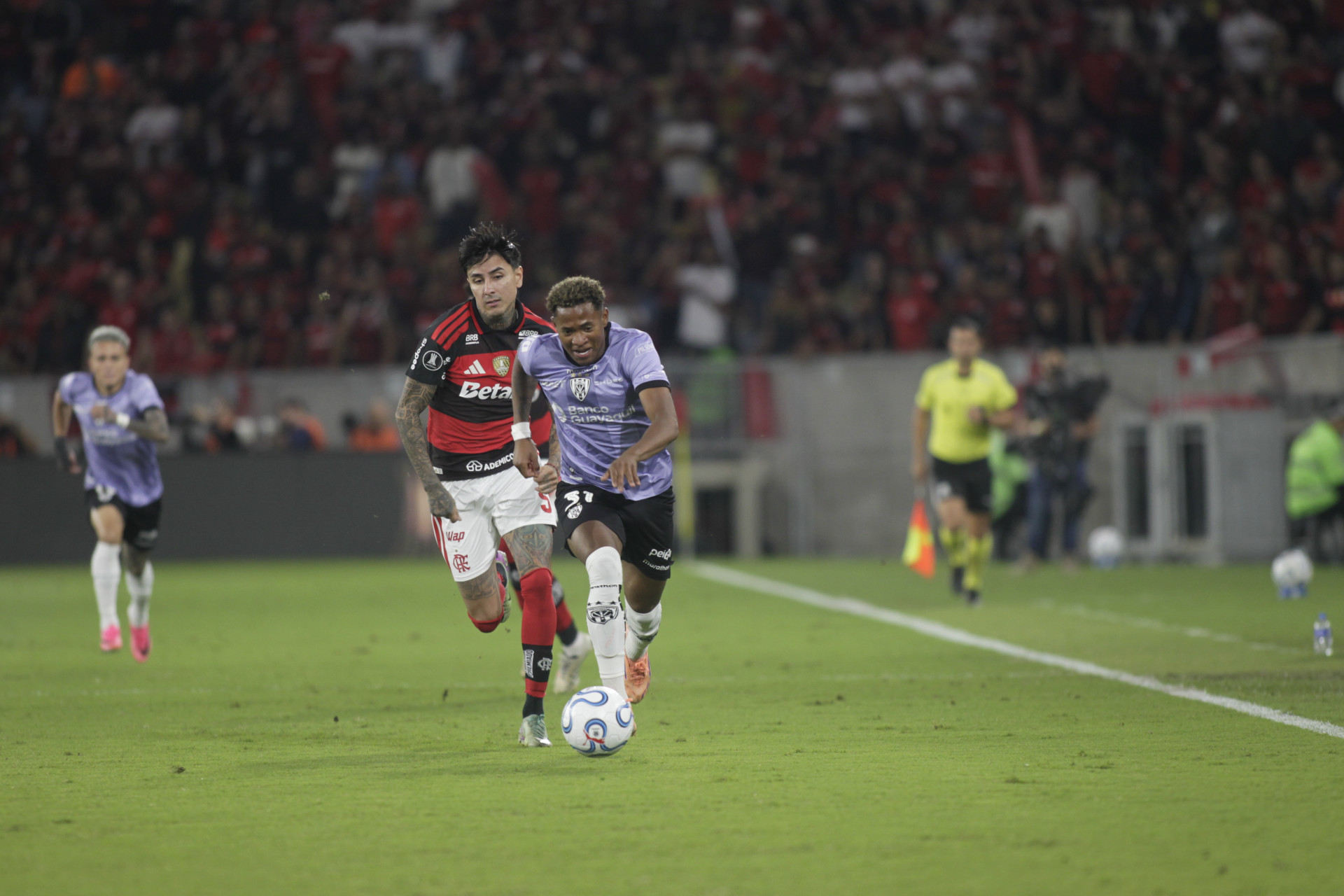 Flamengo enfrentou o Independiente del Valle, do Equador, no Maracan&atilde; - Reginaldo Pimenta/Ag&ecirc;ncia O Dia