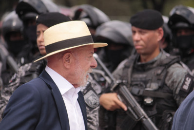 Lula rebate Trump ao falar sobre retomada de territórios no Rio
