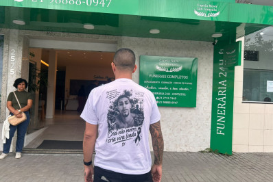 Família se despede de pizzaiolo morto após abordagem da PM