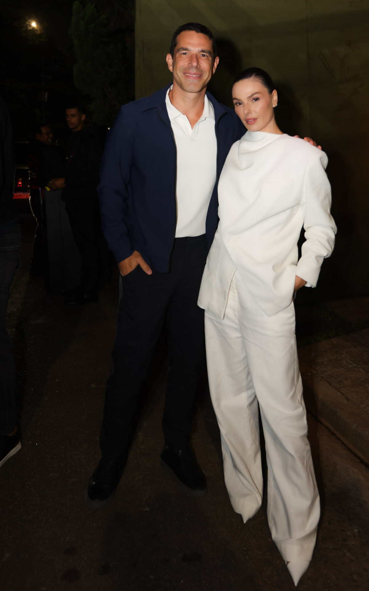 Marcos Buaiz e Isis Valverde posaram juntinhos no aniversário de Ronaldo Fenômeno