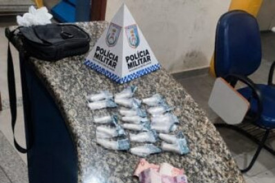PM apreende pinos de cocaína e adolescente foge de abordagem em Piraí