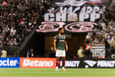 Lateral do Fluminense, Samuel Xavier vira alvo de críticas na web
