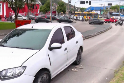 Perseguição termina com acidente e seis presos em Madureira