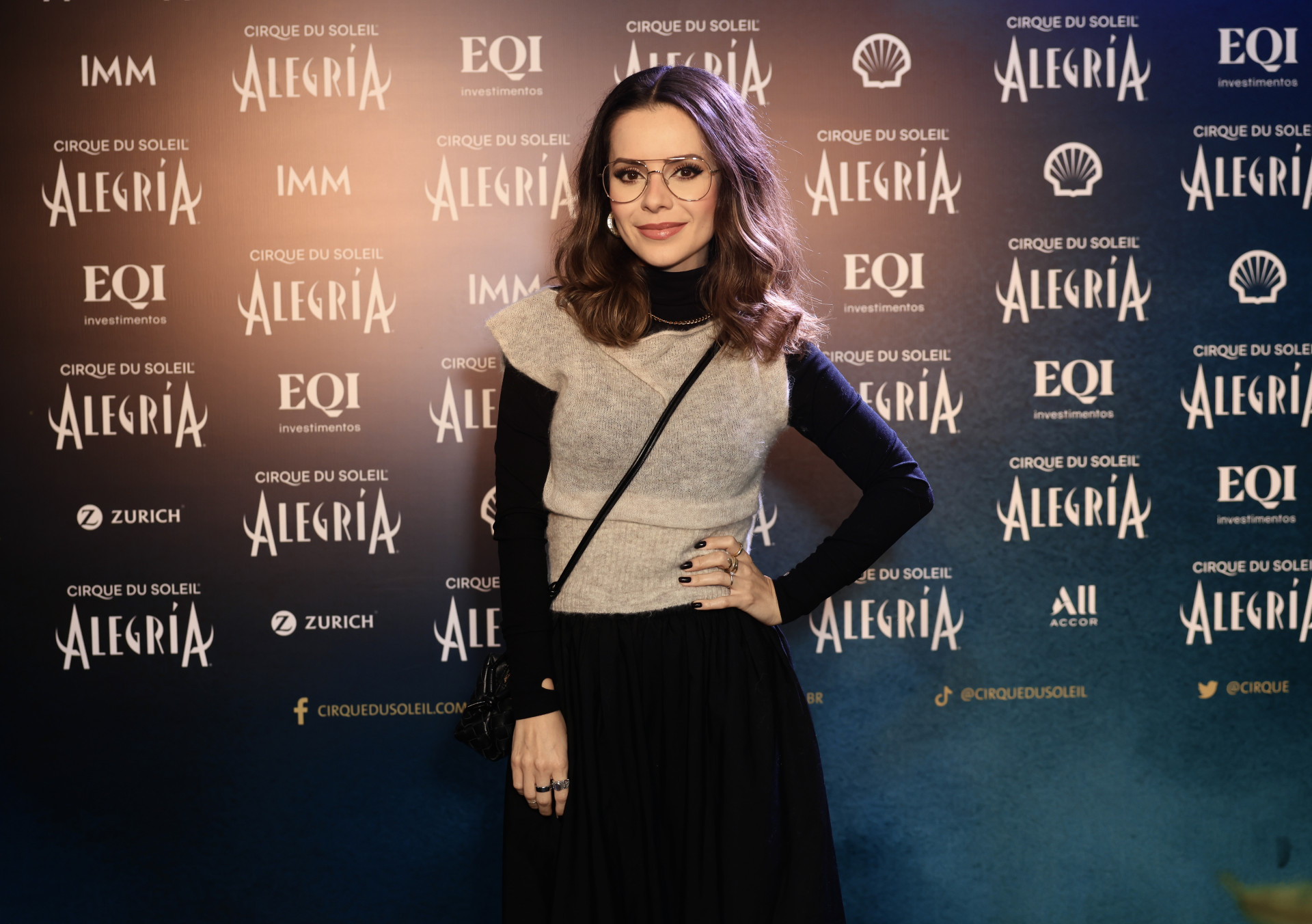 Sandy posou para cliques na entrada do teatro em São Paulo - Clayton Felizardo / Brazil News