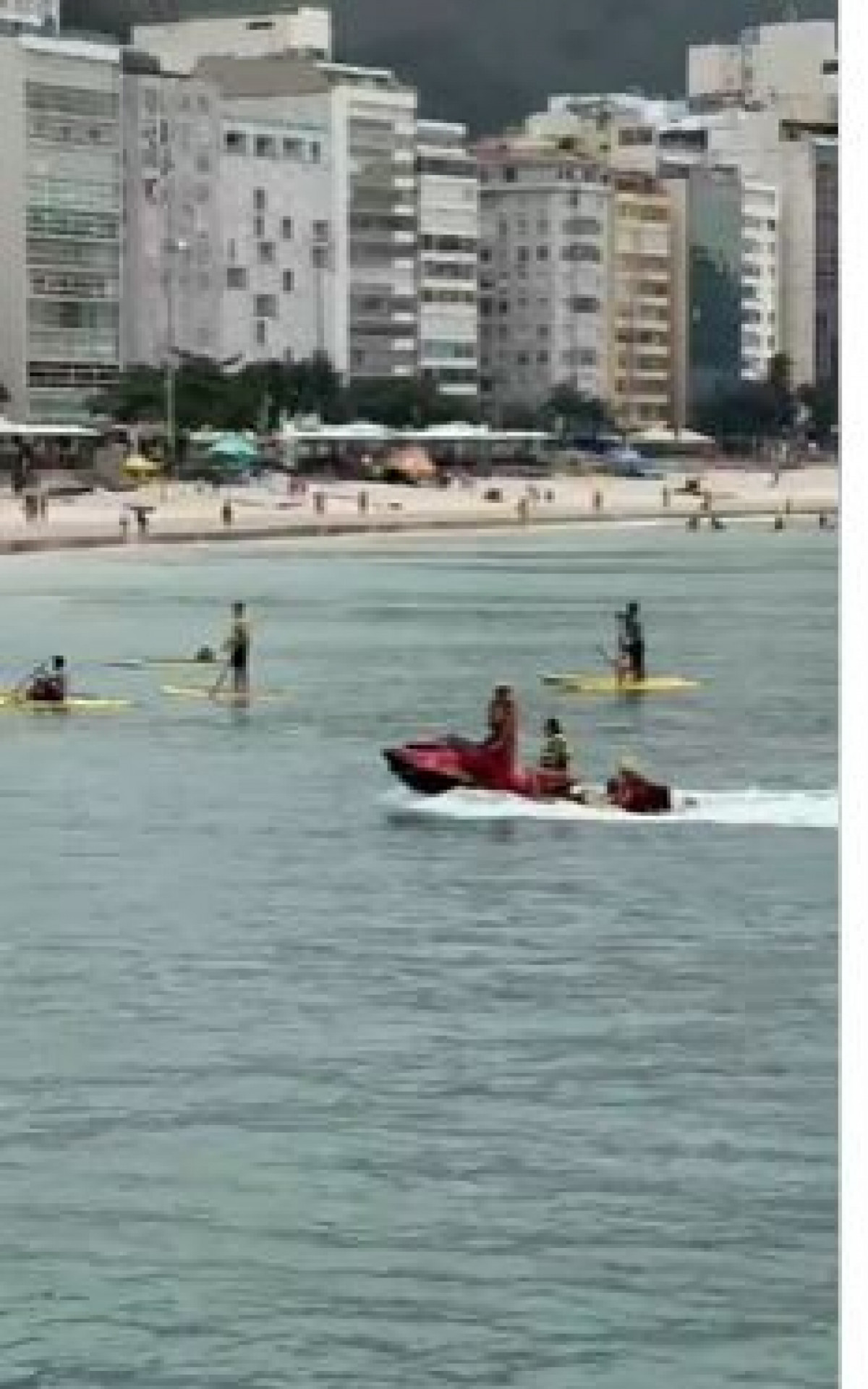 Bombeiros atuam no socorro de praticantes de stand up paddle - Divulgação