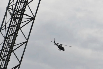 Helicópteros da PM sobrevoam bairros de São Gonçalo nesta terça-feira 