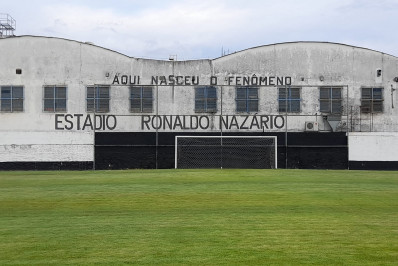 São Cristóvão rebate Cruzeiro sobre Ronaldo: 'Não formaram ele'