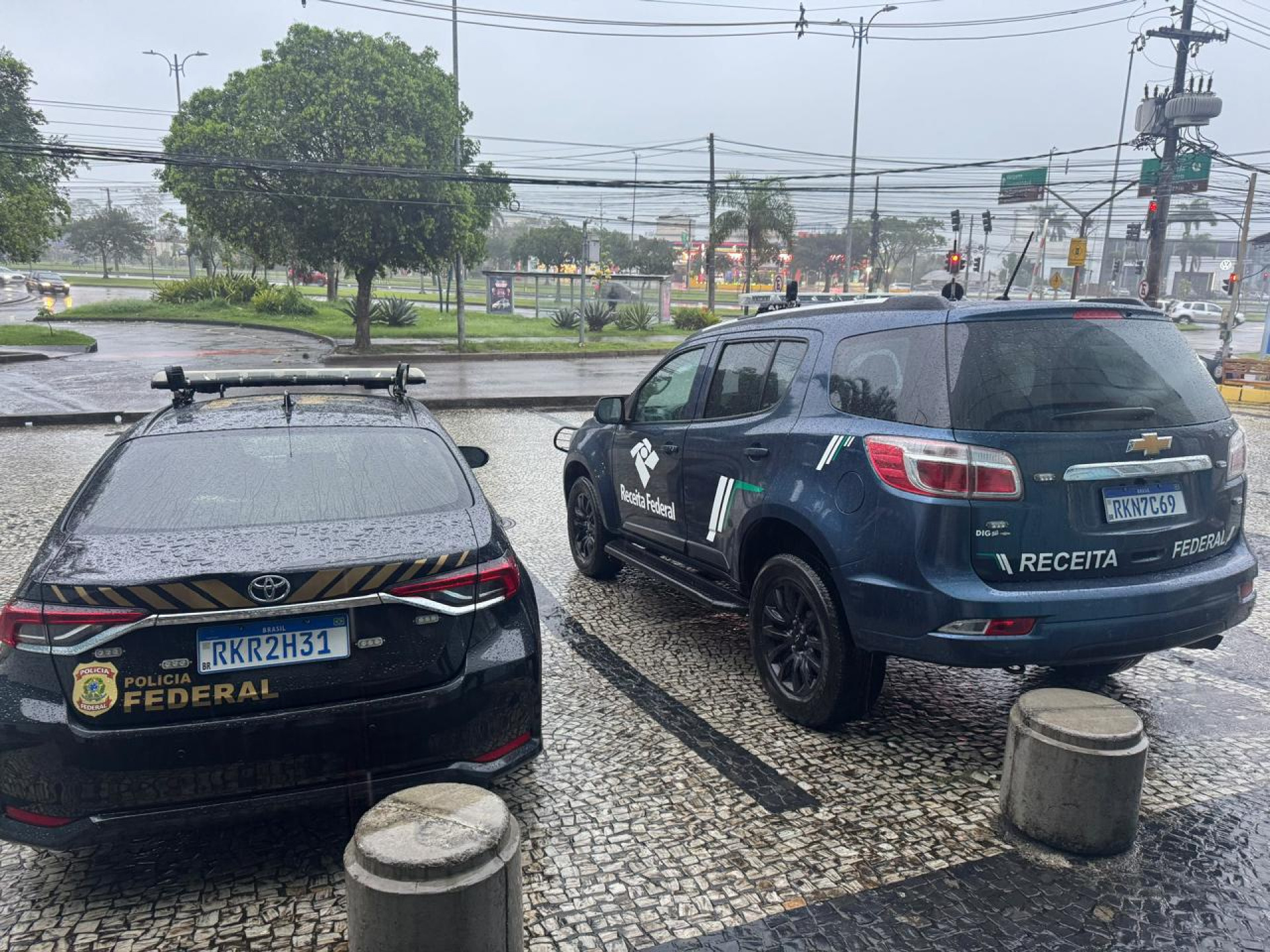 Agentes cumpriram mandados de busca e apreensão na Zona Sudoeste do Rio - Divulgação / Polícia Federal