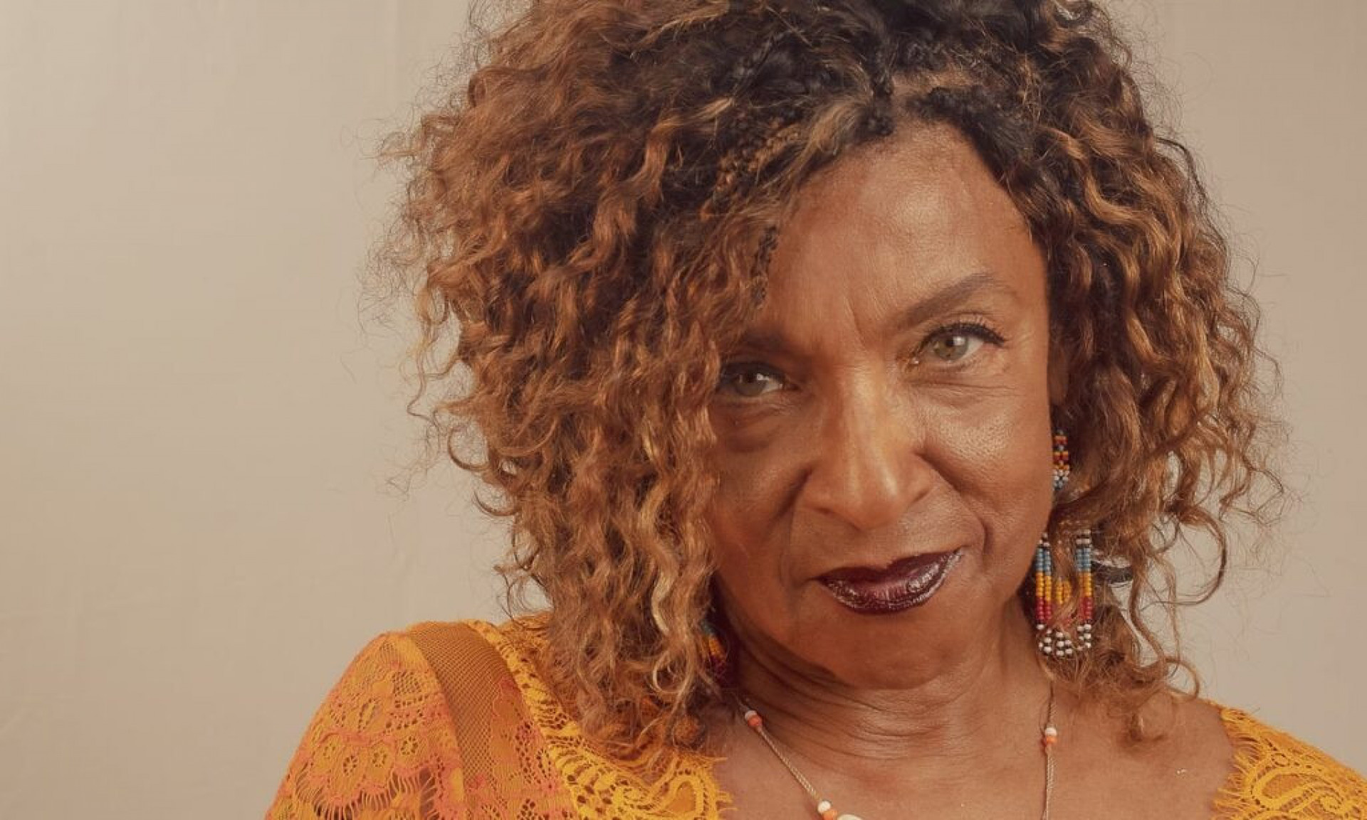 Elisa Lucinda estrela o espetáculo 'Palavra Poder' - Divulgação