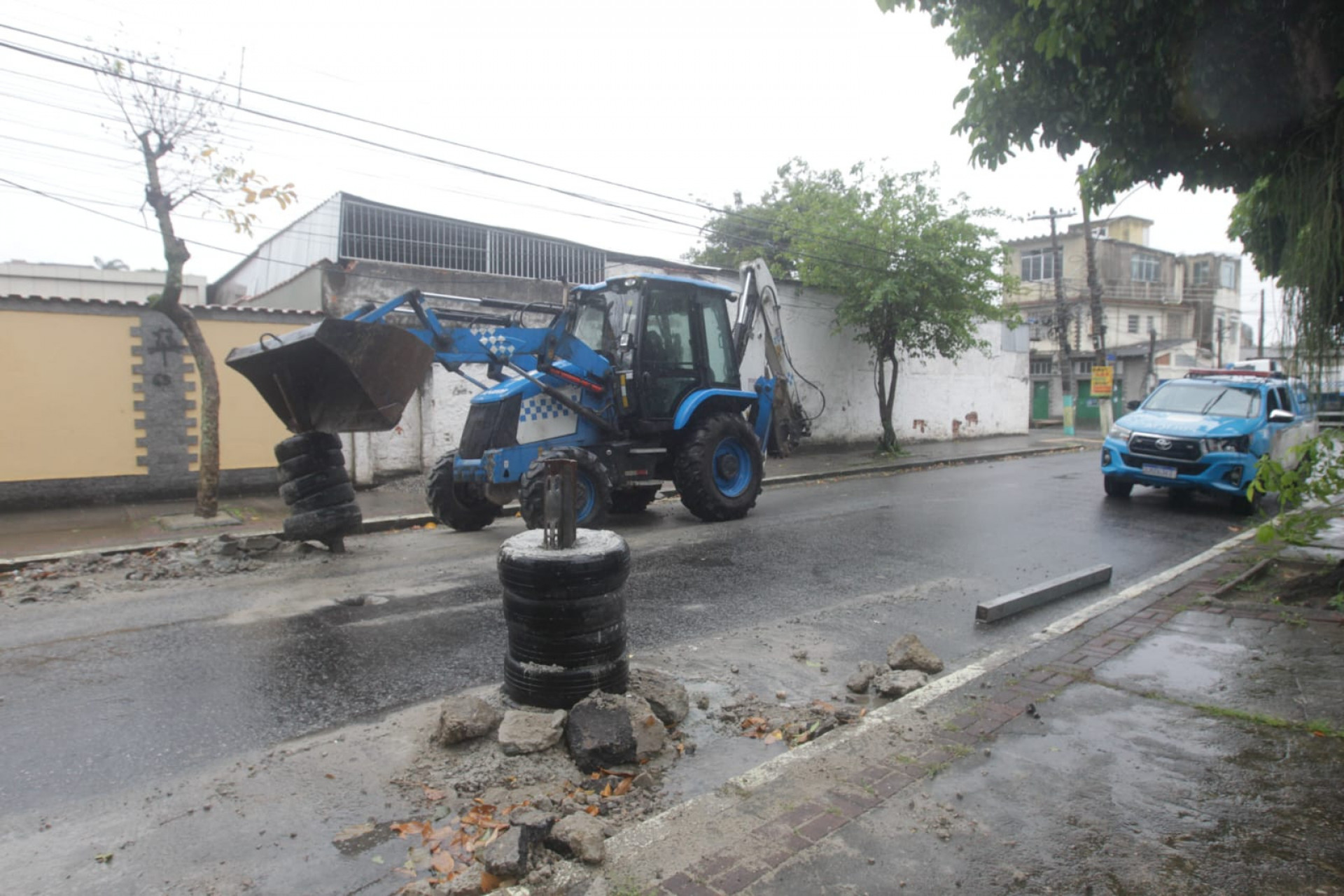 Policias militares retiram barricadas da comunidade do Fubá, na Zona Norte do Rio - Reginaldo Pimenta / Agência O Dia